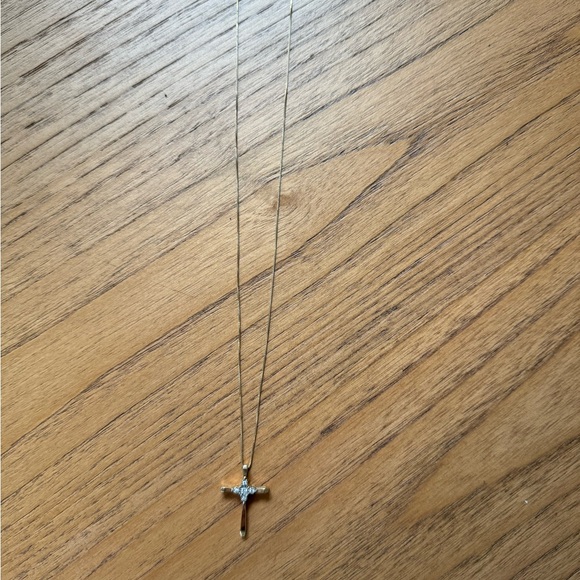 Cross Necklace - Picture 5 of 7